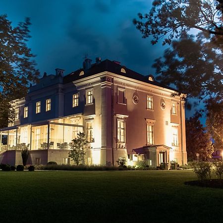 Hotel Jakubus Wilkow  외부 사진