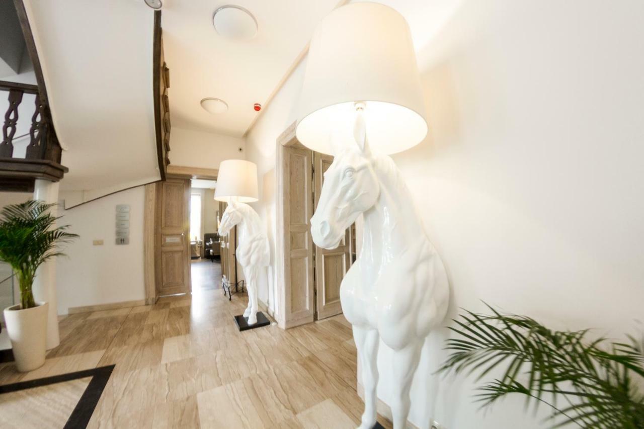 Hotel Jakubus Wilkow  외부 사진