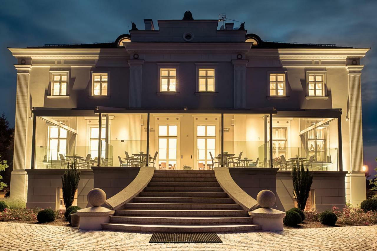 Hotel Jakubus Wilkow  외부 사진