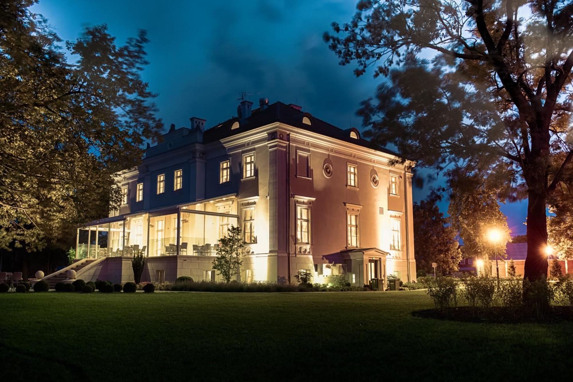 Hotel Jakubus Wilkow  외부 사진